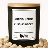 Halloween-Kerze „Kürbis, Kerze, Kuscheldecke“, 150 ml, Schwarz – DiyaDuft