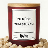 Halloween-Kerze „Zu müde zum Spuken“, 150 ml, Dunkelrot – DiyaDuft