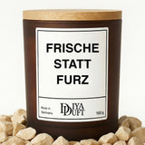 Kerze aus Sojawachs – „FRISCHE STATT FURZ“ – Frosted Glas & Bambusdeckel