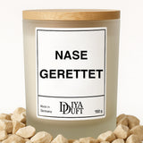 Kerze aus Sojawachs – „NASE GERETTET“ – Frosted Glas & Bambusdeckel