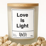 Kerze aus Sojawachs – „Love Is Light“ – Frosted Glas & Bambusdeckel