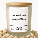 Kerze aus Sojawachs – „neue Wände neues Glück“ – Frosted Glas, Bambusdeckel