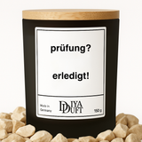 Kerze aus Sojawachs – „Prüfung? Erledigt!“ – Frosted Glas, Bambusdeckel