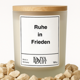 Kerze aus Sojawachs – „Ruhe in Frieden“ – Frosted Glas, Bambusdeckel