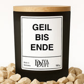 Kerze aus Sojawachs – „GEIL BIS ENDE“ – Frosted Glas & Bambusdeckel