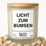 Kerze aus Sojawachs – „LICHT ZUM BUMSEN“ – Frosted Glas & Bambusdeckel