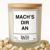 Kerze aus Sojawachs – „MACH’S DIR AN“ – Frosted Glas & Bambusdeckel
