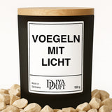 Kerze aus Sojawachs – „VÖGELN MIT LICHT“ – Frosted Glas & Bambusdeckel