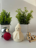 Cozy Schneemann – Handgegossene Sojawachs-Kerze