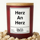 Kerze aus Sojawachs – „Herz An Herz“ – Frosted Glas & Bambusdeckel