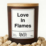 Kerze aus Sojawachs – „Love In Flames“ – Frosted Glas & Bambusdeckel