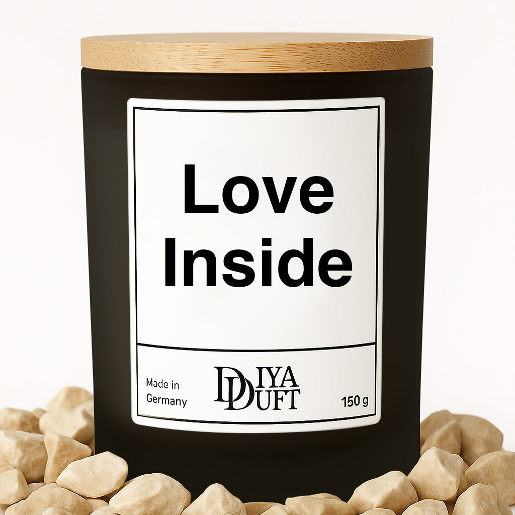 Kerze aus Sojawachs – „Love Inside“ – Frosted Glas & Bambusdeckel