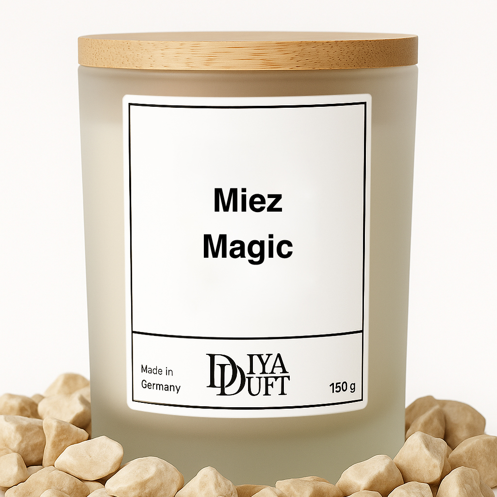 Kerze aus Sojawachs – „Miez Magic“ – Frosted Glas, Bambusdeckel