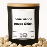 Kerze aus Sojawachs – „neue Wände neues Glück“ – Frosted Glas, Bambusdeckel