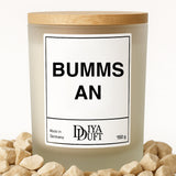 Kerze aus Sojawachs – „BUMMS AN“ – Frosted Glas & Bambusdeckel