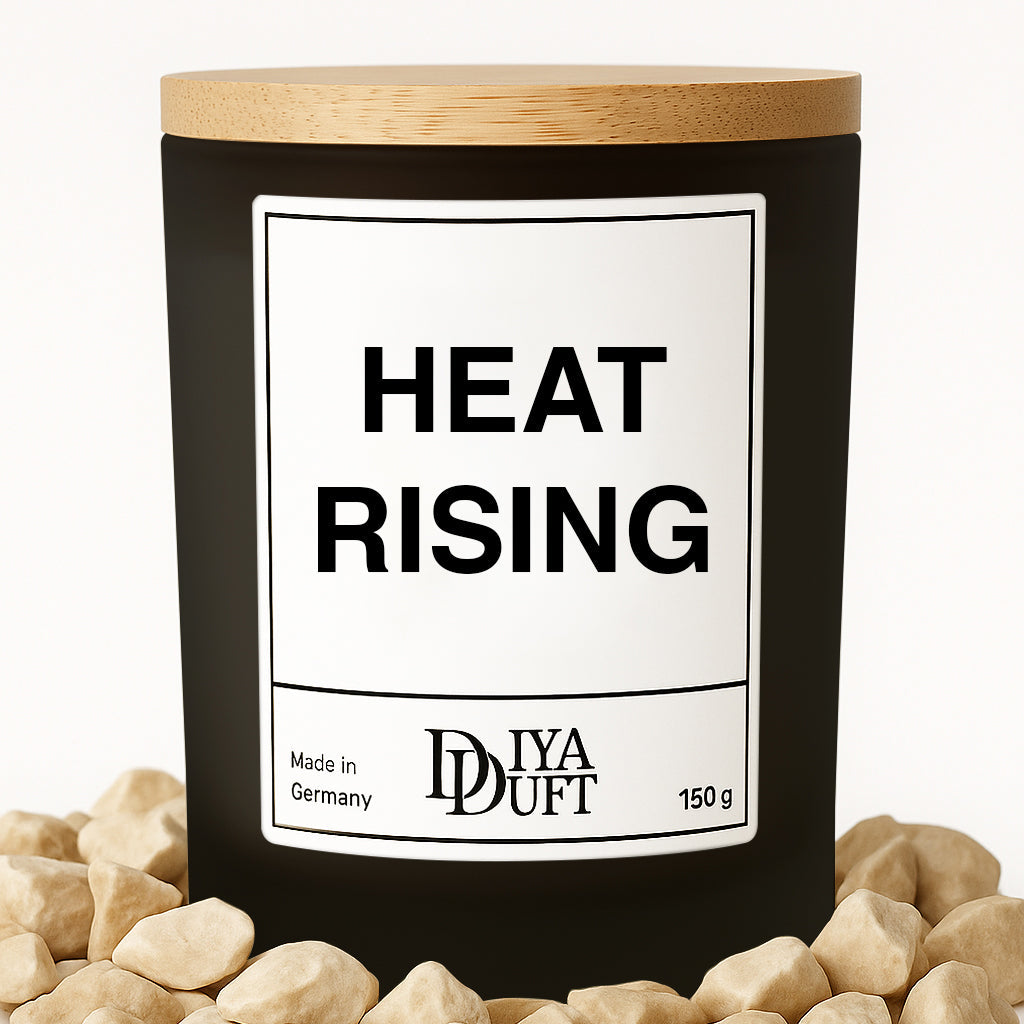 Kerze aus Sojawachs – „HEAT RISING“ – Frosted Glas & Bambusdeckel