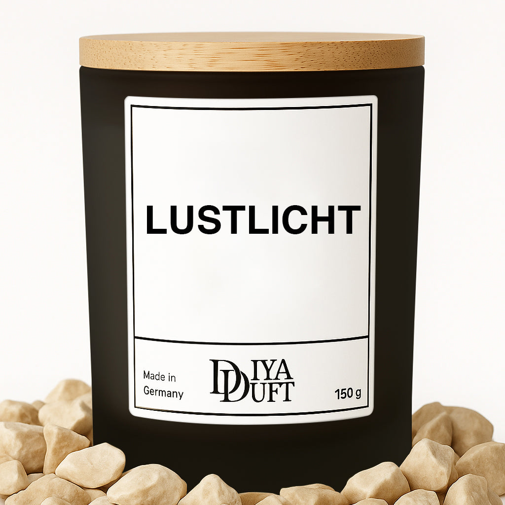 Kerze aus Sojawachs – „LUSTLICHT“ – Frosted Glas & Bambusdeckel