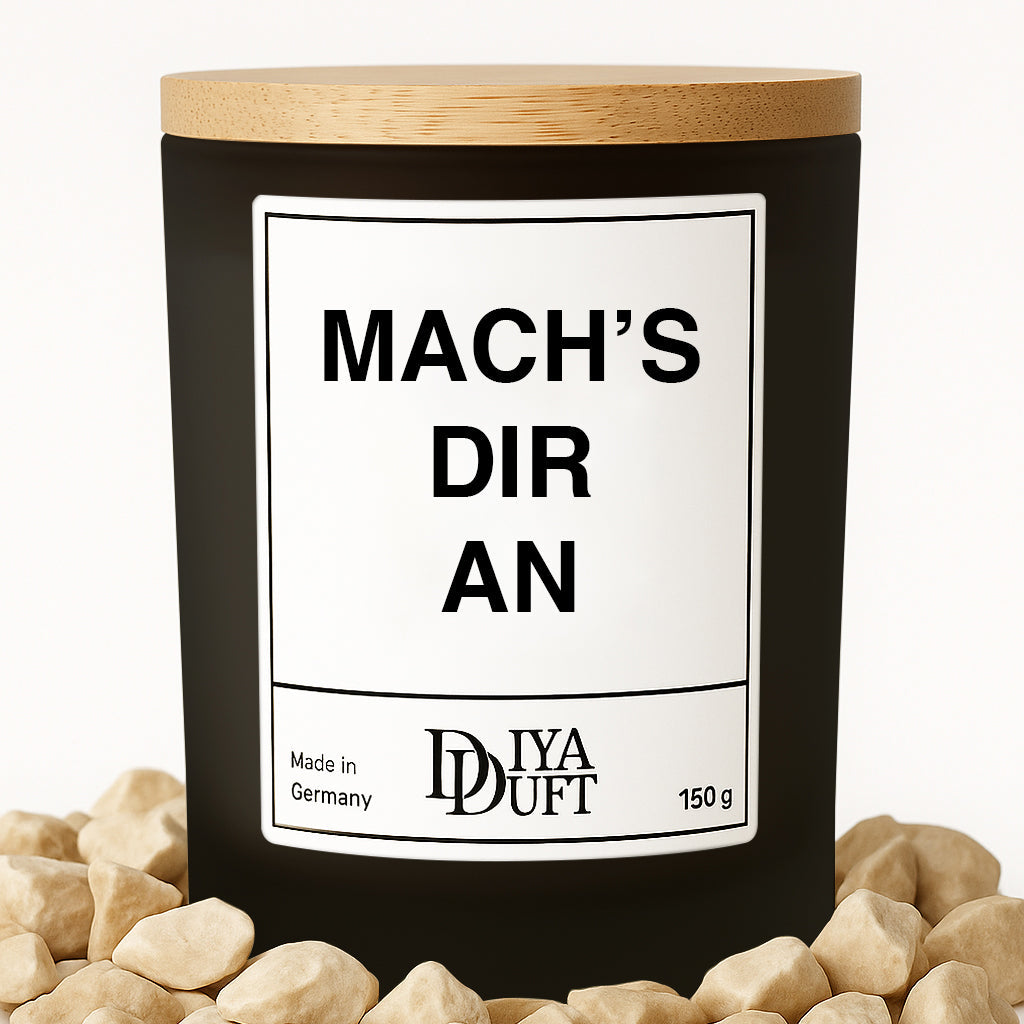 Kerze aus Sojawachs – „MACH’S DIR AN“ – Frosted Glas & Bambusdeckel
