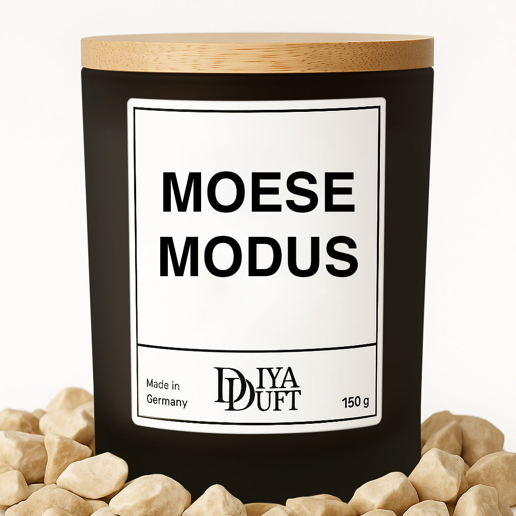 Kerze aus Sojawachs – „MÖSE MODUS“ – Frosted Glas & Bambusdeckel
