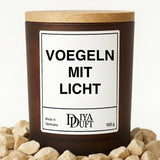 Kerze aus Sojawachs – „VÖGELN MIT LICHT“ – Frosted Glas & Bambusdeckel