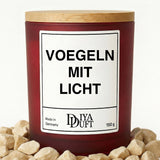 Kerze aus Sojawachs – „VÖGELN MIT LICHT“ – Frosted Glas & Bambusdeckel