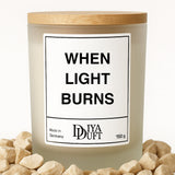 Kerze aus Sojawachs – „WHEN LIGHT BURNS“ – Frosted Glas & Bambusdeckel