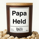 Papa Held Kerze bernstein