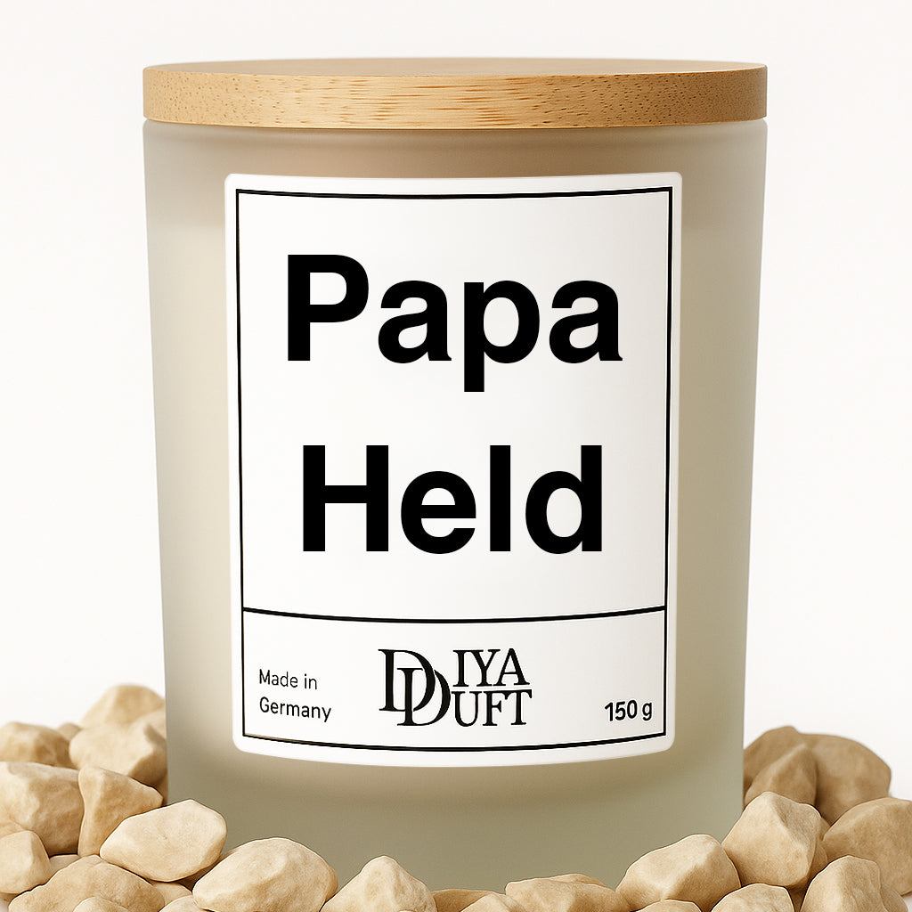 Papa Held Kerze weiss