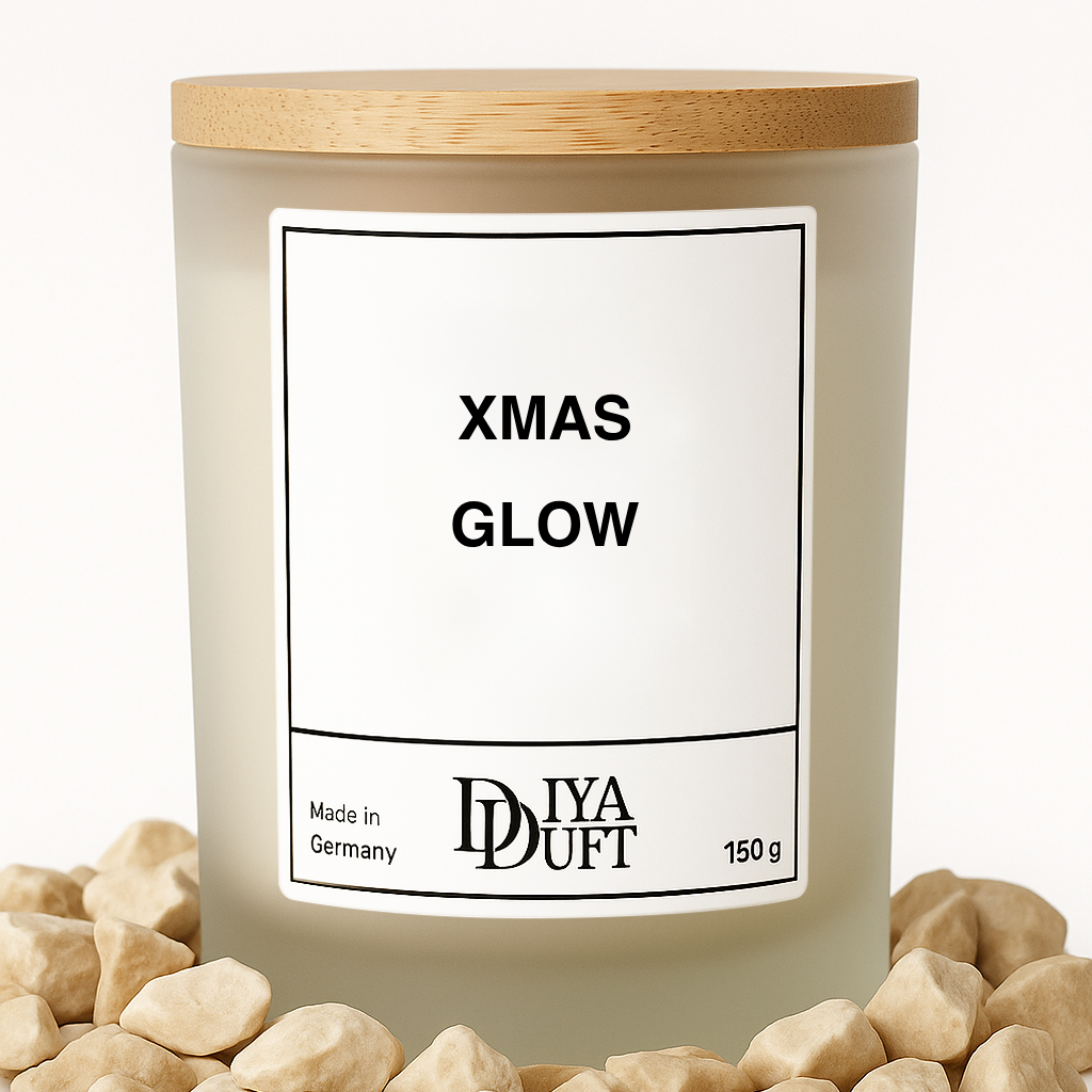 Kerze aus Sojawachs – „XMAS GLOW“ – Frosted Glas, Bambusdeckel