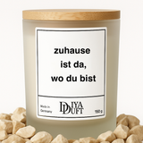 Kerze aus Sojawachs – „zuhause ist da, wo du bist“ – Frosted Glas, Bambusdeckel